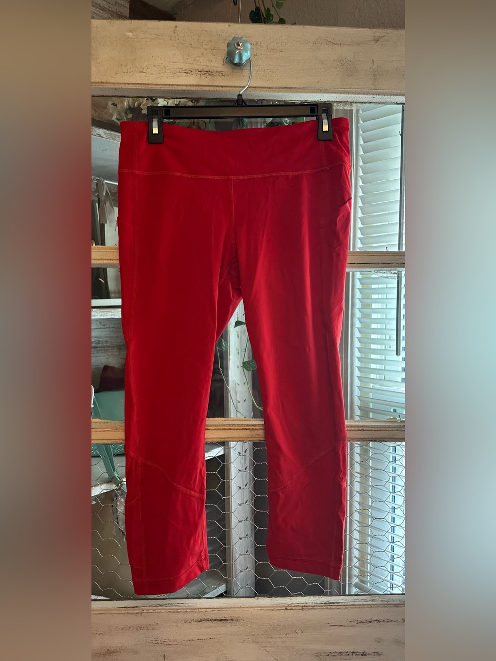 lululemon | Red Speed Up Crop